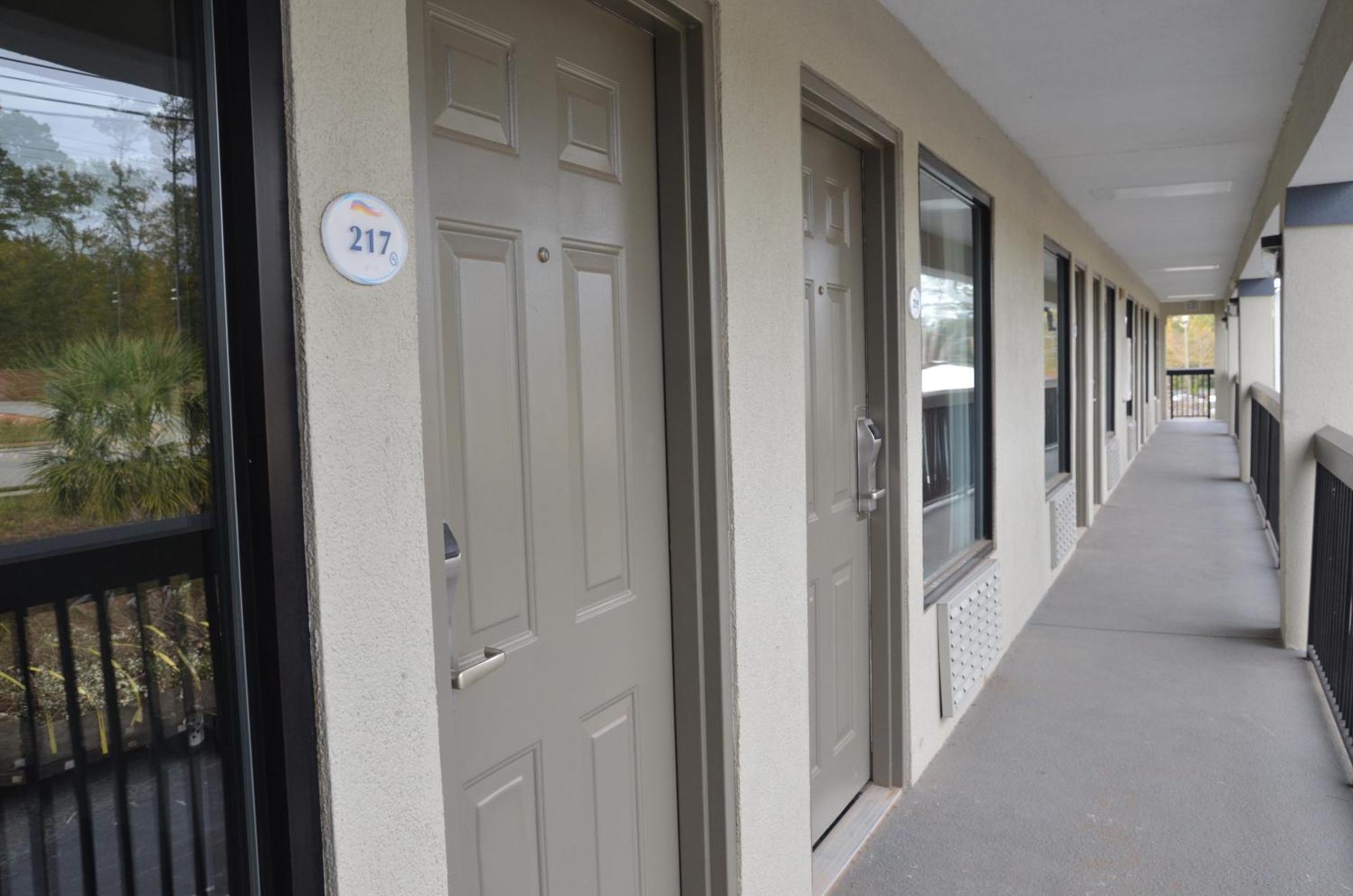 Baymont Suites Covington Exteriör bild
